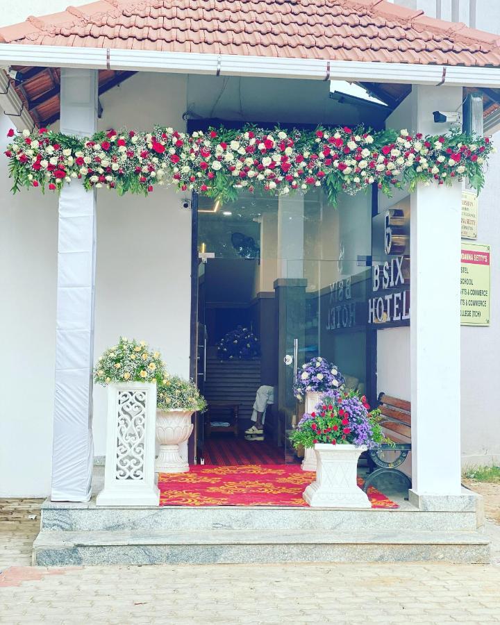 B Six Hotel Bangalore Buitenkant foto