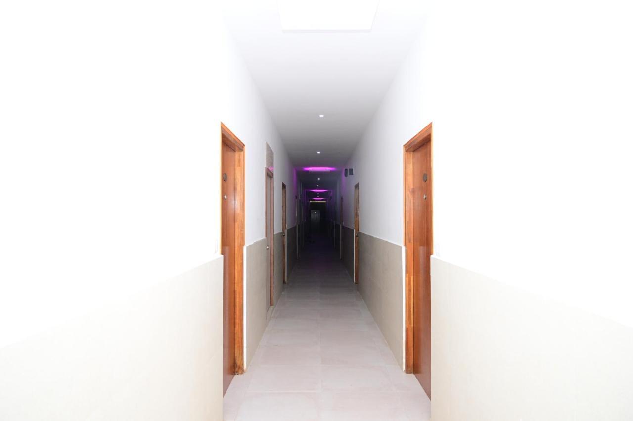 B Six Hotel Bangalore Buitenkant foto
