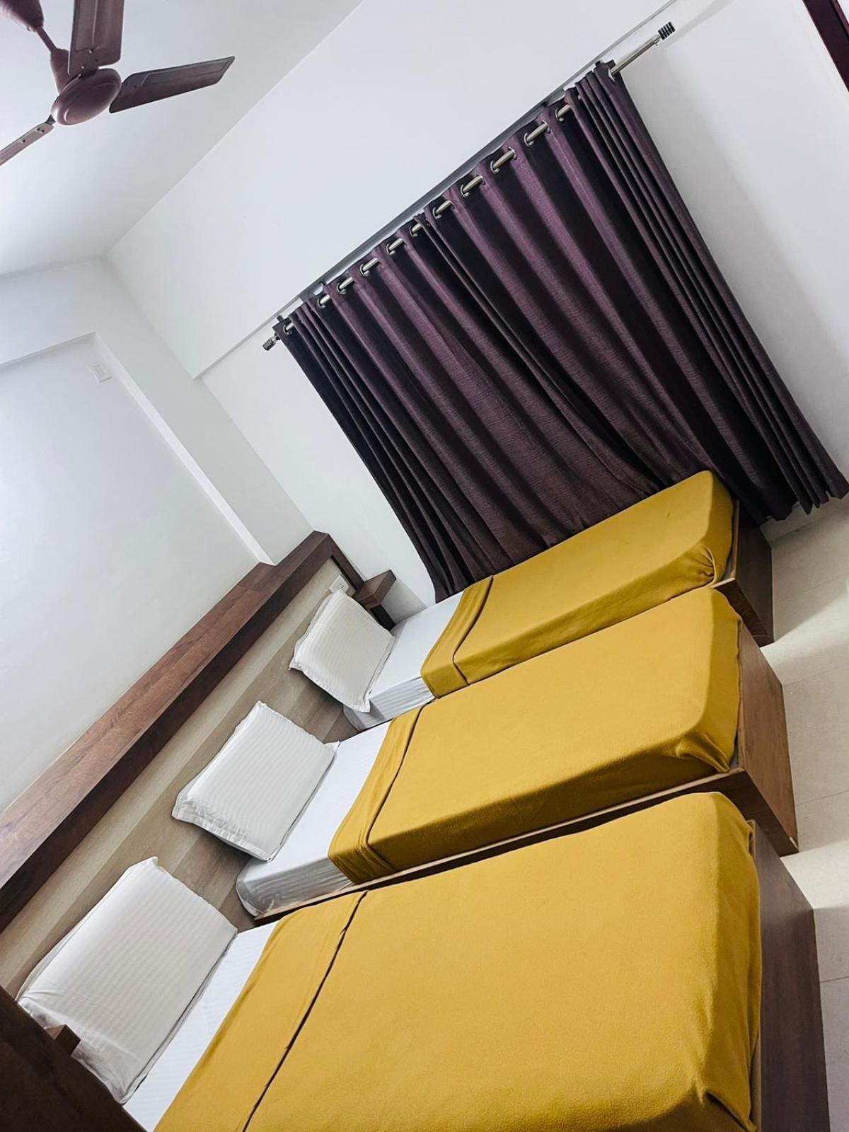 B Six Hotel Bangalore Buitenkant foto