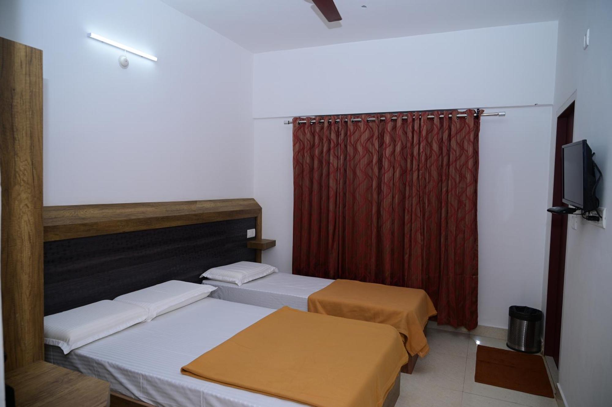 B Six Hotel Bangalore Buitenkant foto