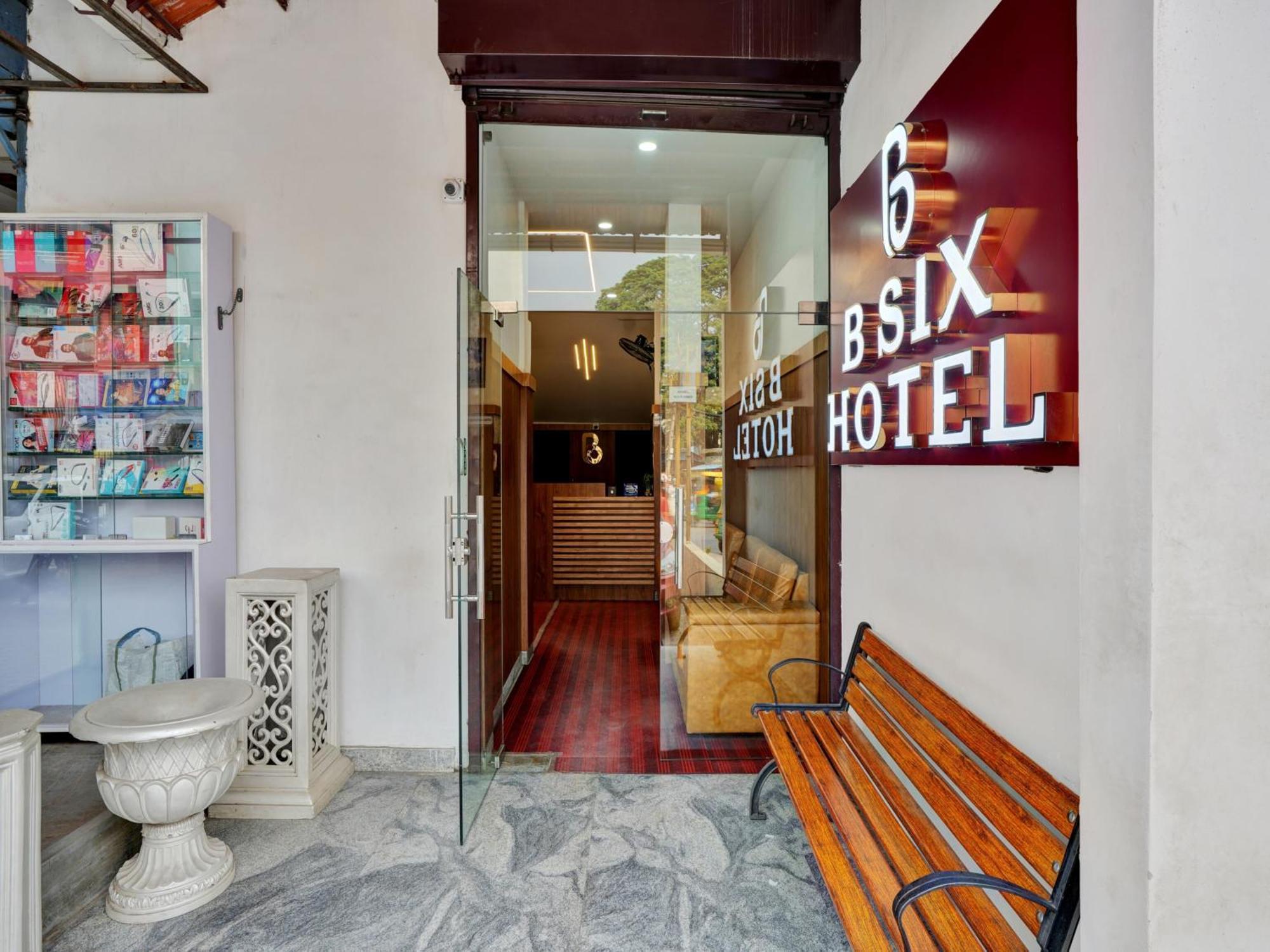 B Six Hotel Bangalore Buitenkant foto