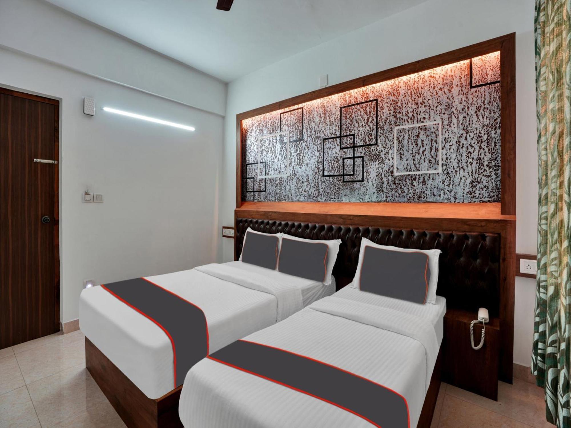 B Six Hotel Bangalore Buitenkant foto